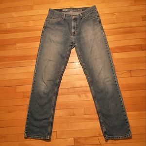 Vintage Classic Tommy Hilfiger Jeans denim is really good condition
